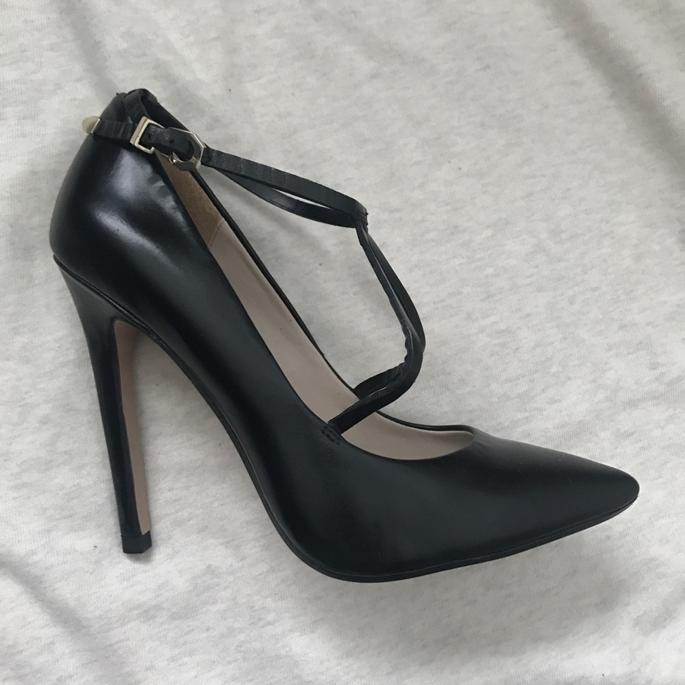 NWOT Zara Black Ankle Strap Pumps